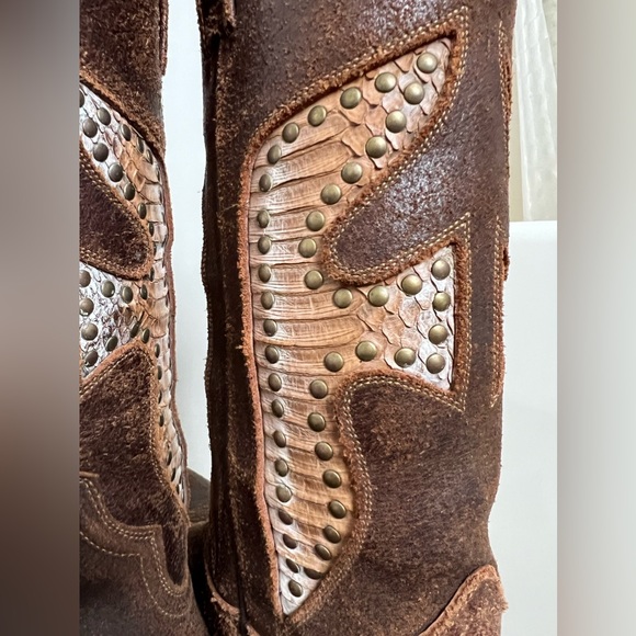 Frye Daisy Duke Python Studded Cowboy Boots Size 8M - Picture 11 of 15